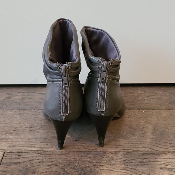 NINE West slouchy ankle boots - Picture 2 of 4